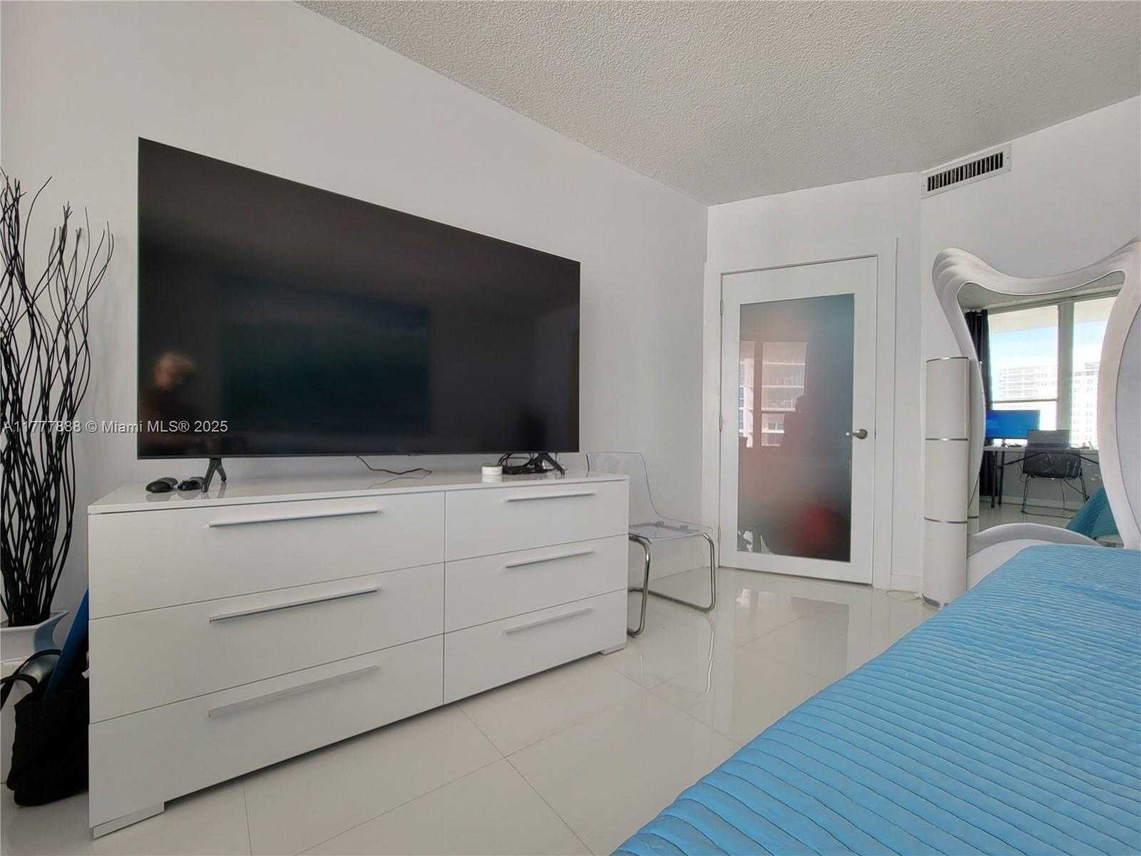 Small Image of 3505 SOUTH OCEAN DR #1011, Hollywood Number 15