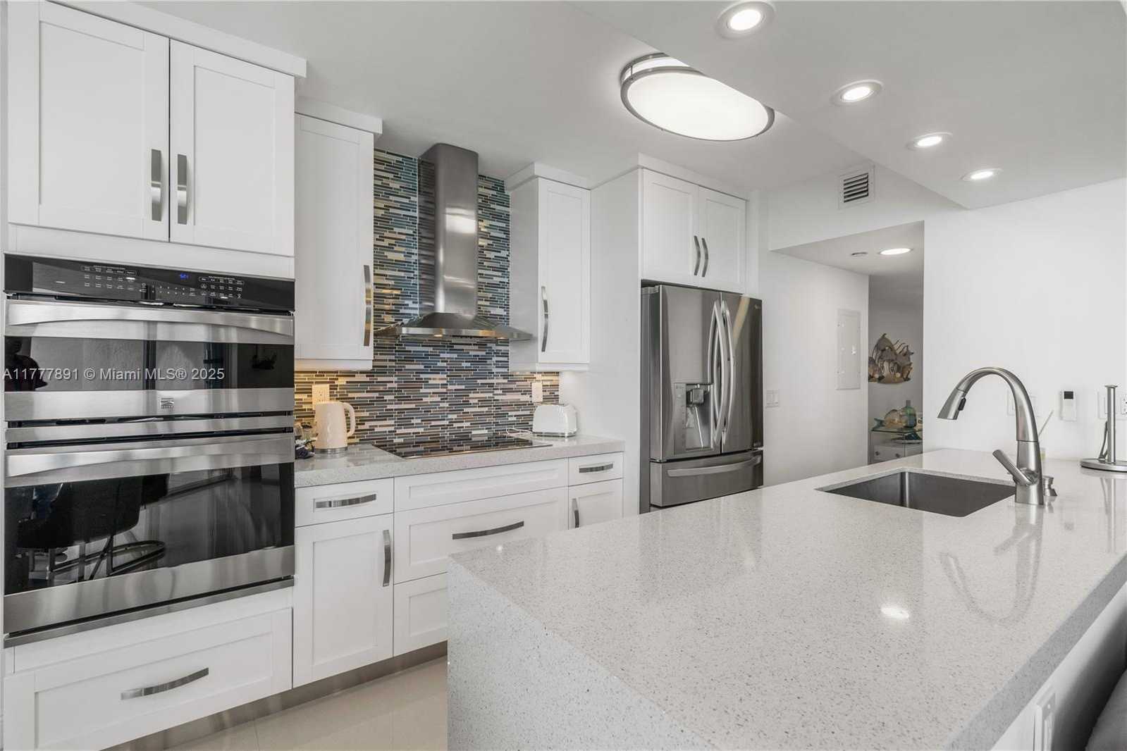 Small Image of 16485 COLLINS AVE #1432, Sunny Isles Beach Number 4