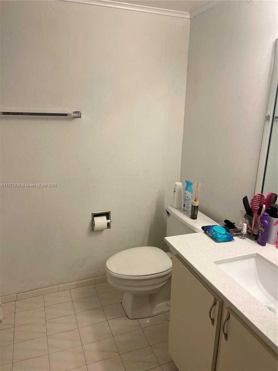 Small Image of 9445 FONTAINEBLEAU BLVD #104, Miami Number 10