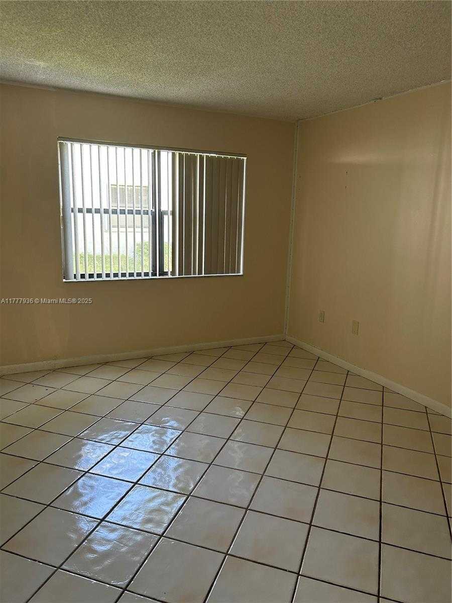 Small Image of 9445 FONTAINEBLEAU BLVD #104, Miami Number 13