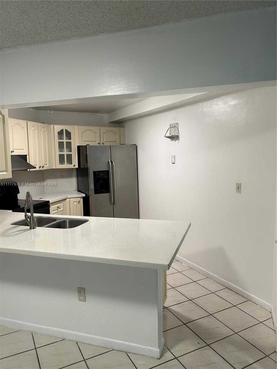 Small Image of 9445 FONTAINEBLEAU BLVD #104, Miami Number 3