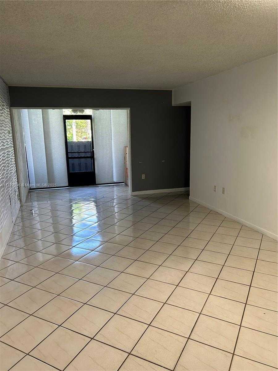 Small Image of 9445 FONTAINEBLEAU BLVD #104, Miami Number 5