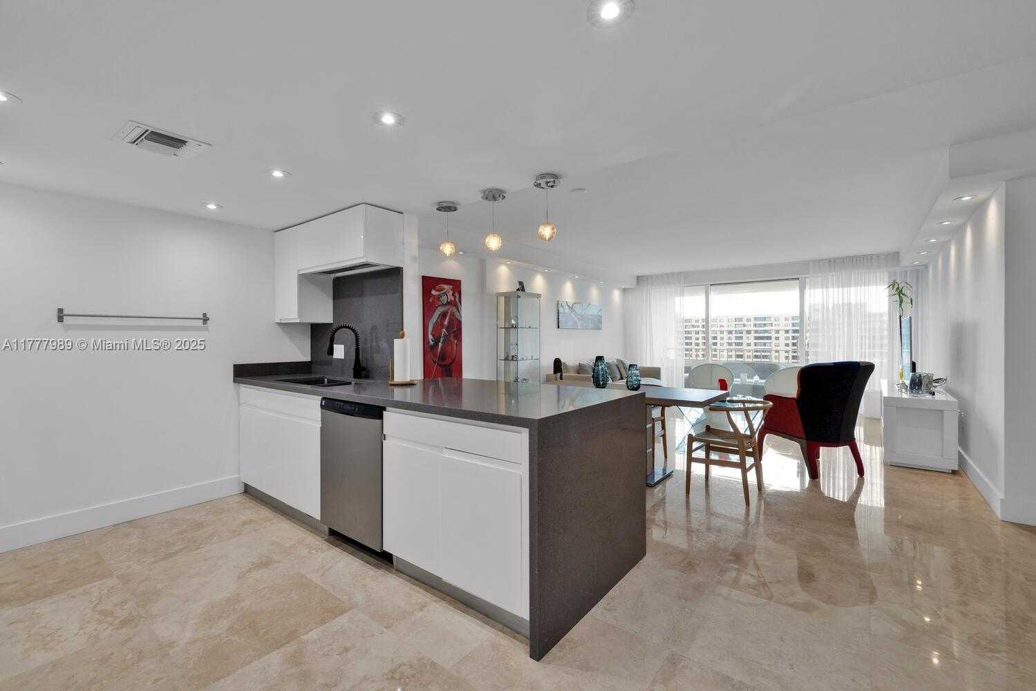 Small Image of 155 OCEAN LANE DR #1111, Key Biscayne Number 12