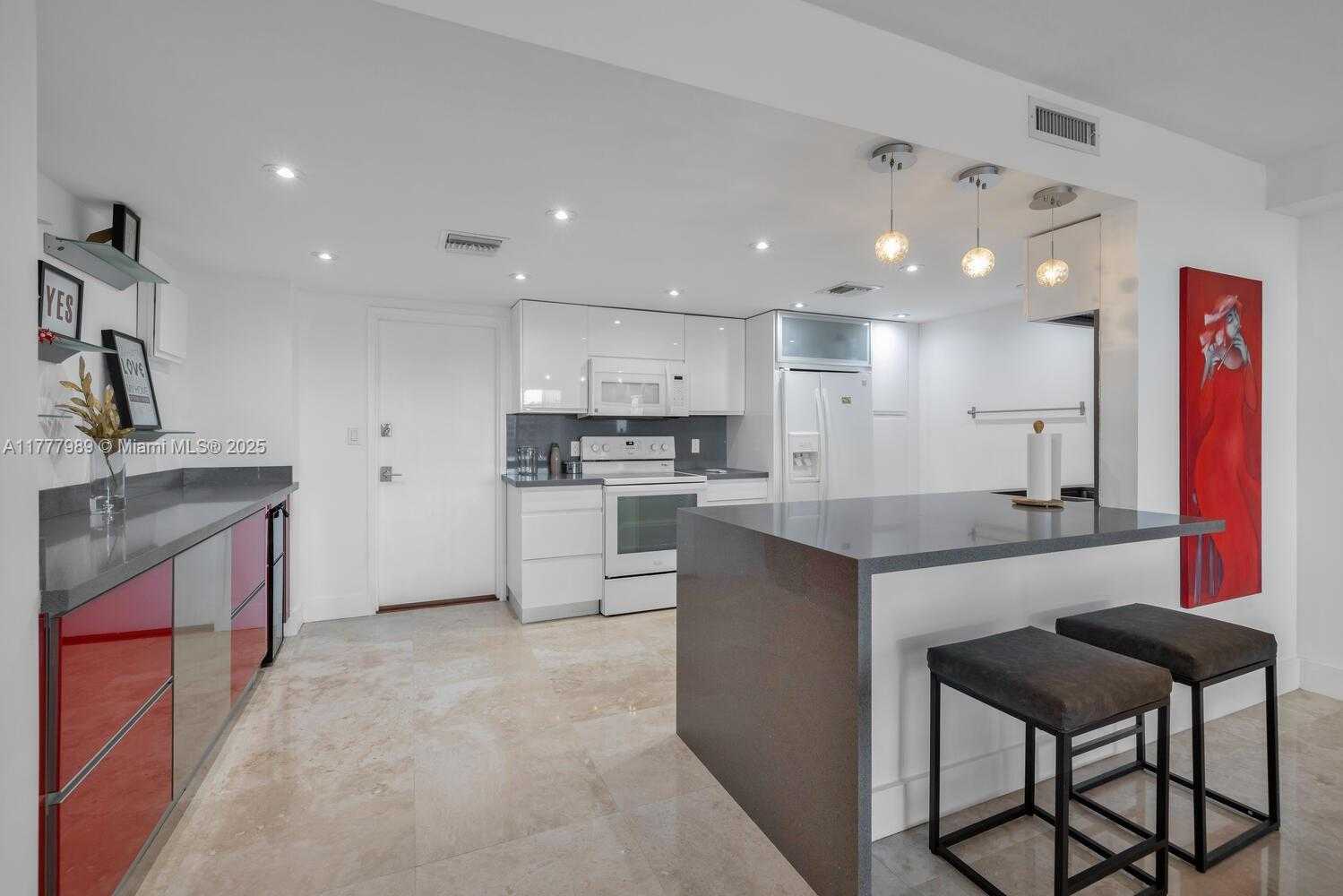 Small Image of 155 OCEAN LANE DR #1111, Key Biscayne Number 14
