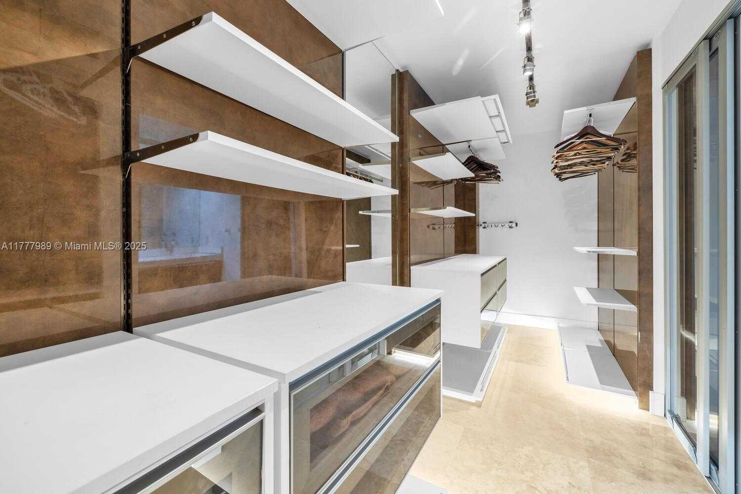 Small Image of 155 OCEAN LANE DR #1111, Key Biscayne Number 18