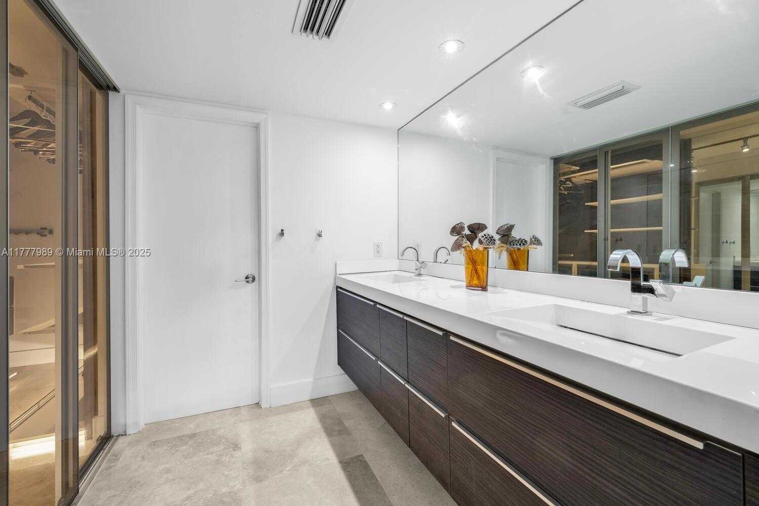 Small Image of 155 OCEAN LANE DR #1111, Key Biscayne Number 19