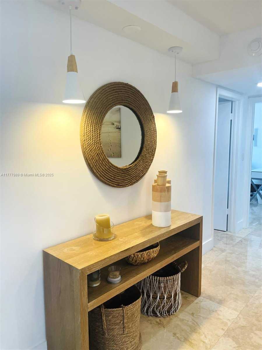 Small Image of 155 OCEAN LANE DR #1111, Key Biscayne Number 2