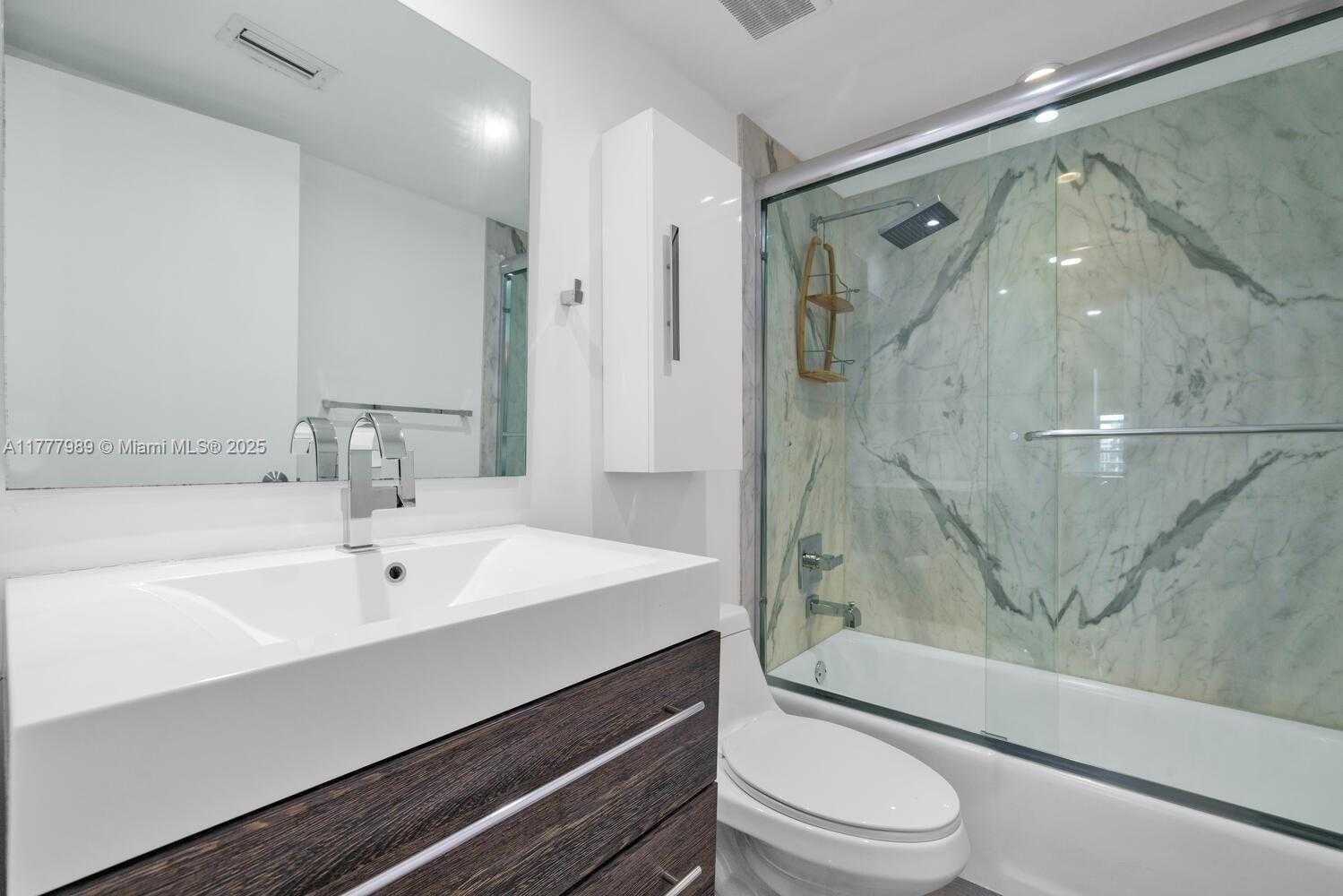 Small Image of 155 OCEAN LANE DR #1111, Key Biscayne Number 20