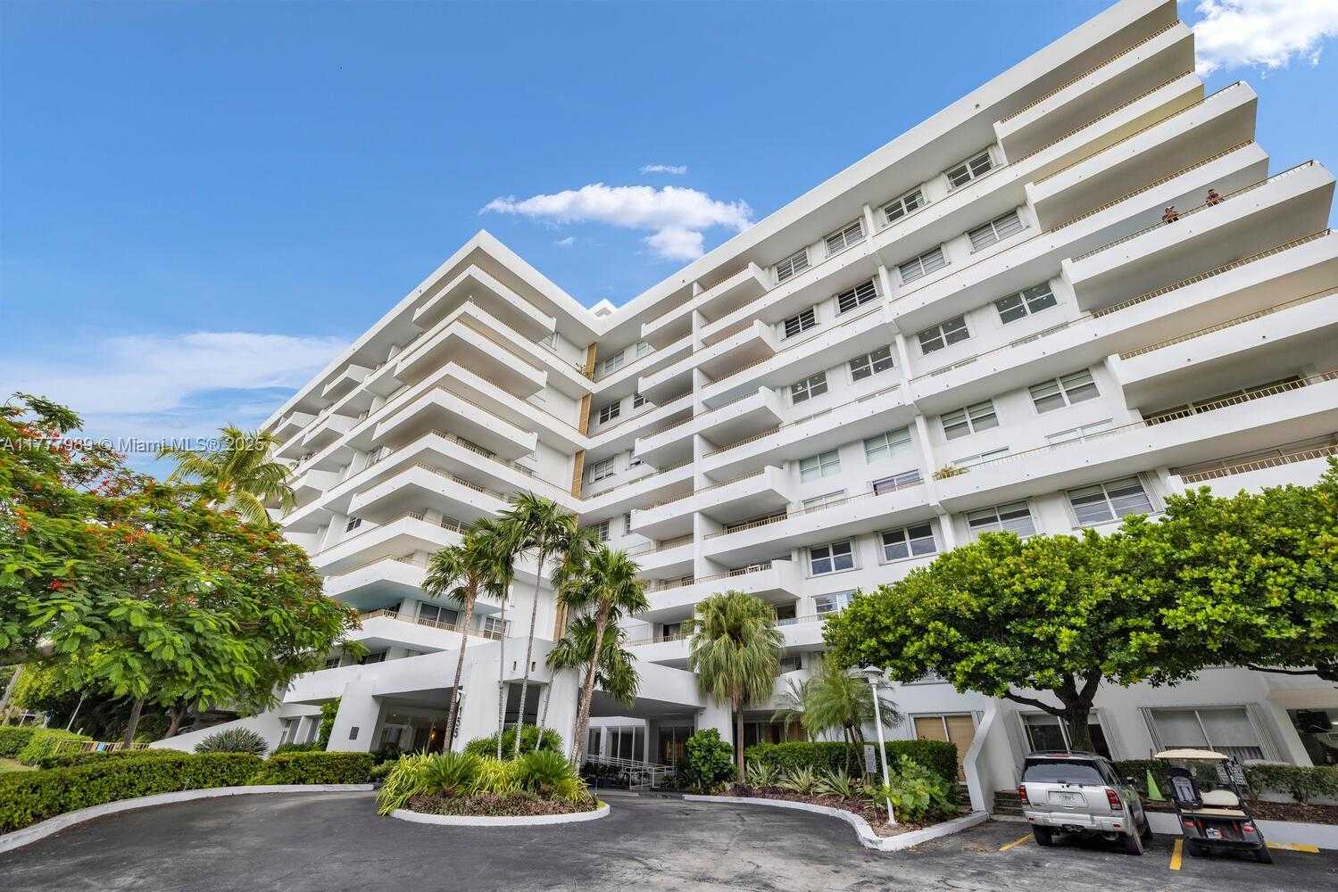 Small Image of 155 OCEAN LANE DR #1111, Key Biscayne Number 27