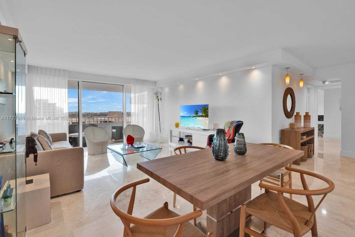 Small Image of 155 OCEAN LANE DR #1111, Key Biscayne Number 4