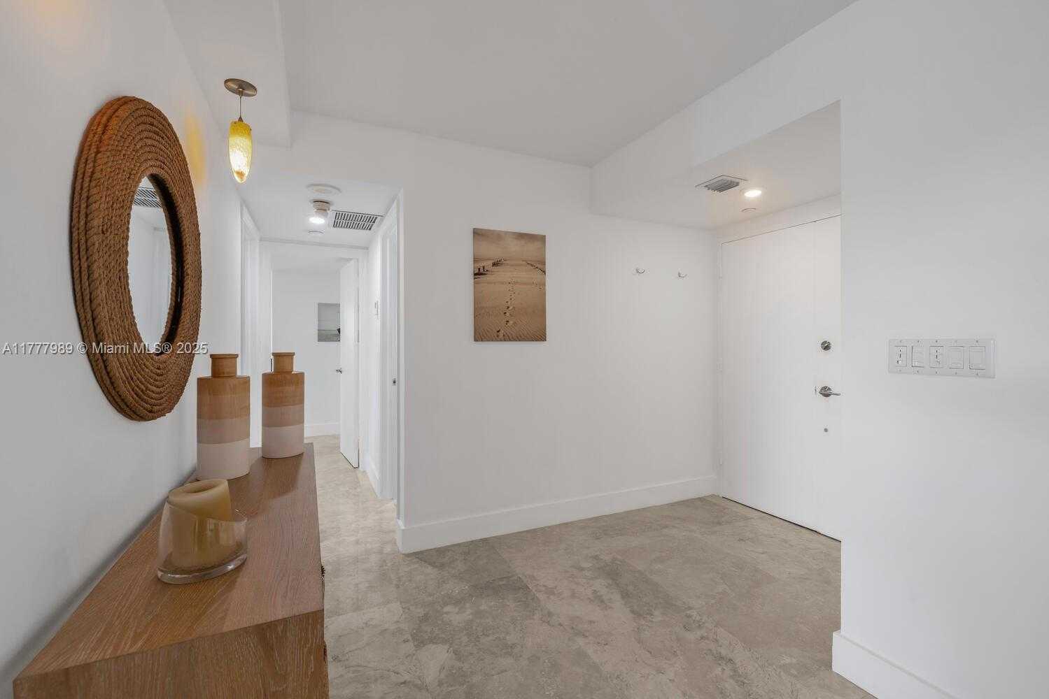 Small Image of 155 OCEAN LANE DR #1111, Key Biscayne Number 5
