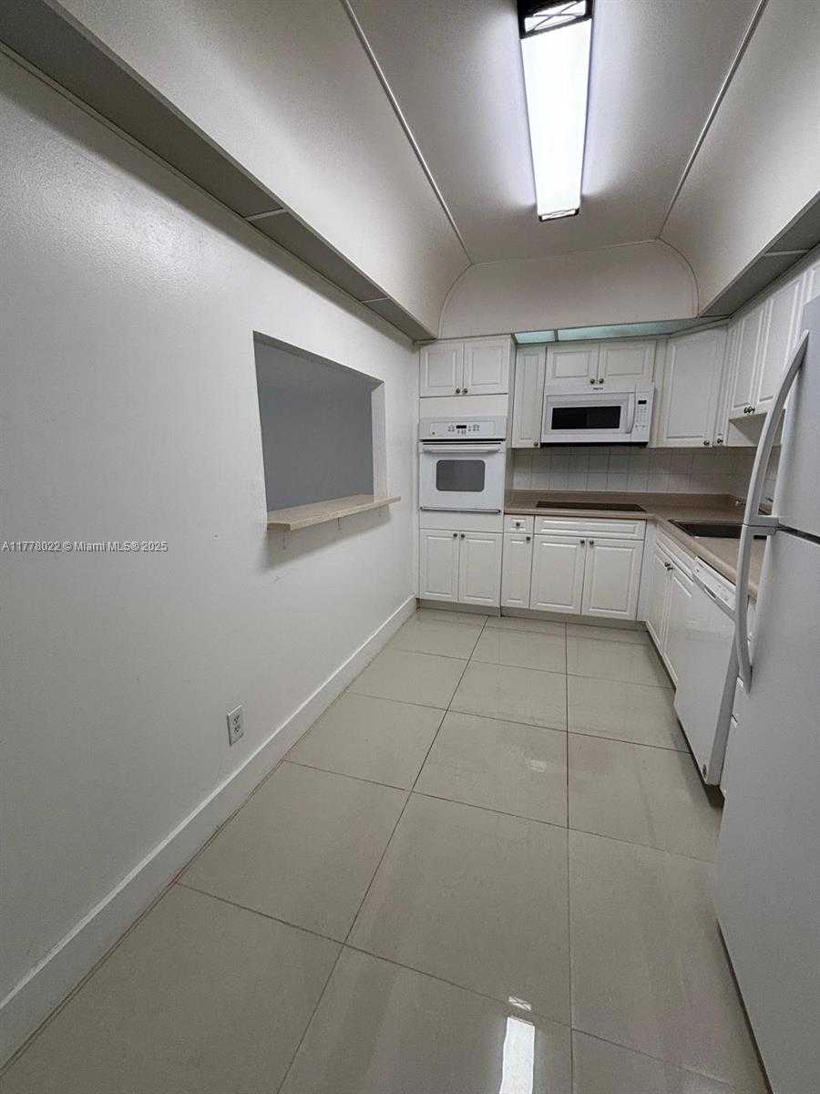 Small Image of 19390 COLLINS AVE #818, Sunny Isles Beach Number 10