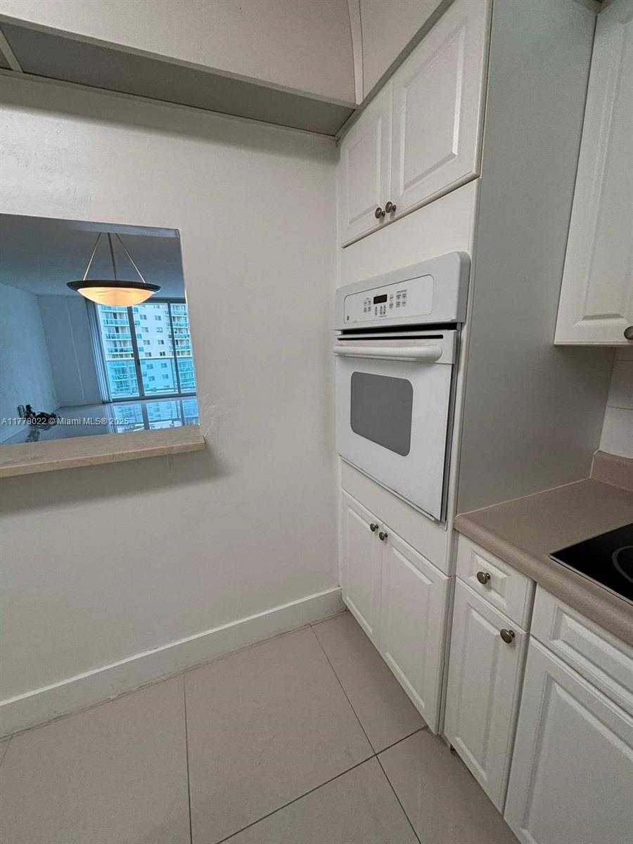 Small Image of 19390 COLLINS AVE #818, Sunny Isles Beach Number 8