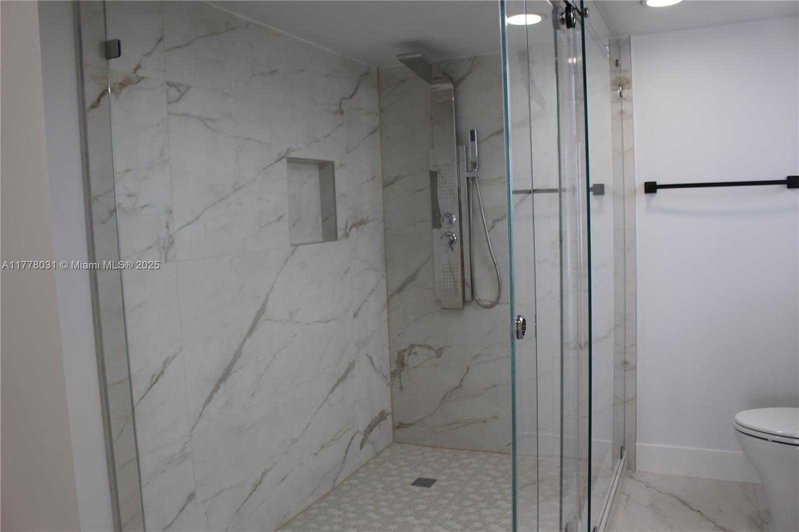 Small Image of 6061 COLLINS AVE #22A, Miami Beach Number 15