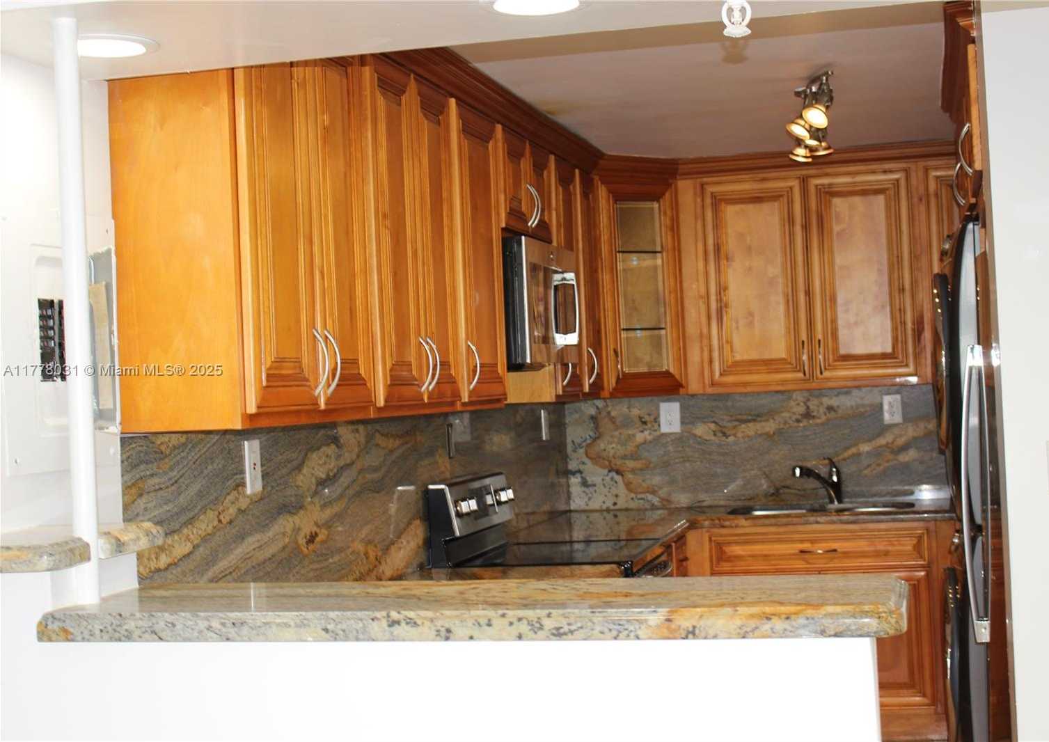 Small Image of 6061 COLLINS AVE #22A, Miami Beach Number 8