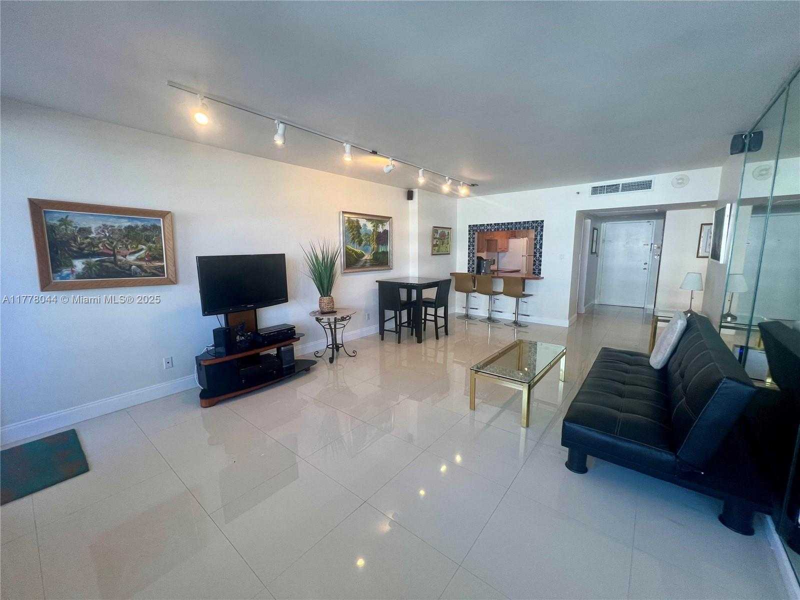 Small Image of 100 LINCOLN RD #635, Miami Beach Number 2