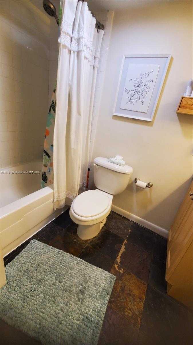 Small Image of 1801 SOUTH TREASURE DR #405, North Bay Village Number 15