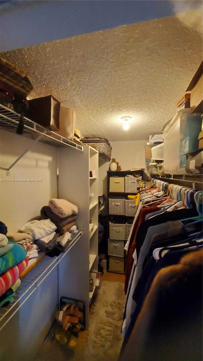 Small Image of 1801 SOUTH TREASURE DR #405, North Bay Village Number 9