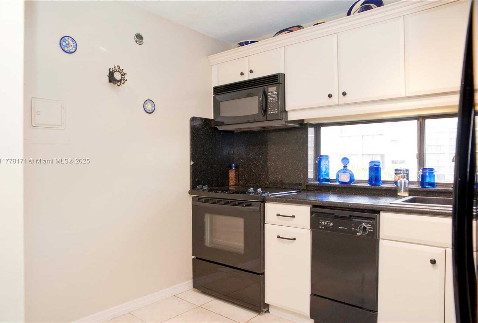Small Image of 17011 NORTH BAY RD #603, Sunny Isles Beach Number 16