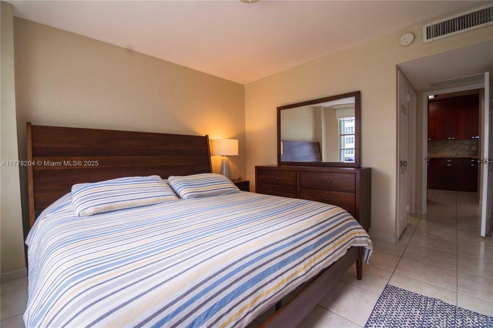 Small Image of 5151 COLLINS AVE #428, Miami Beach Number 13