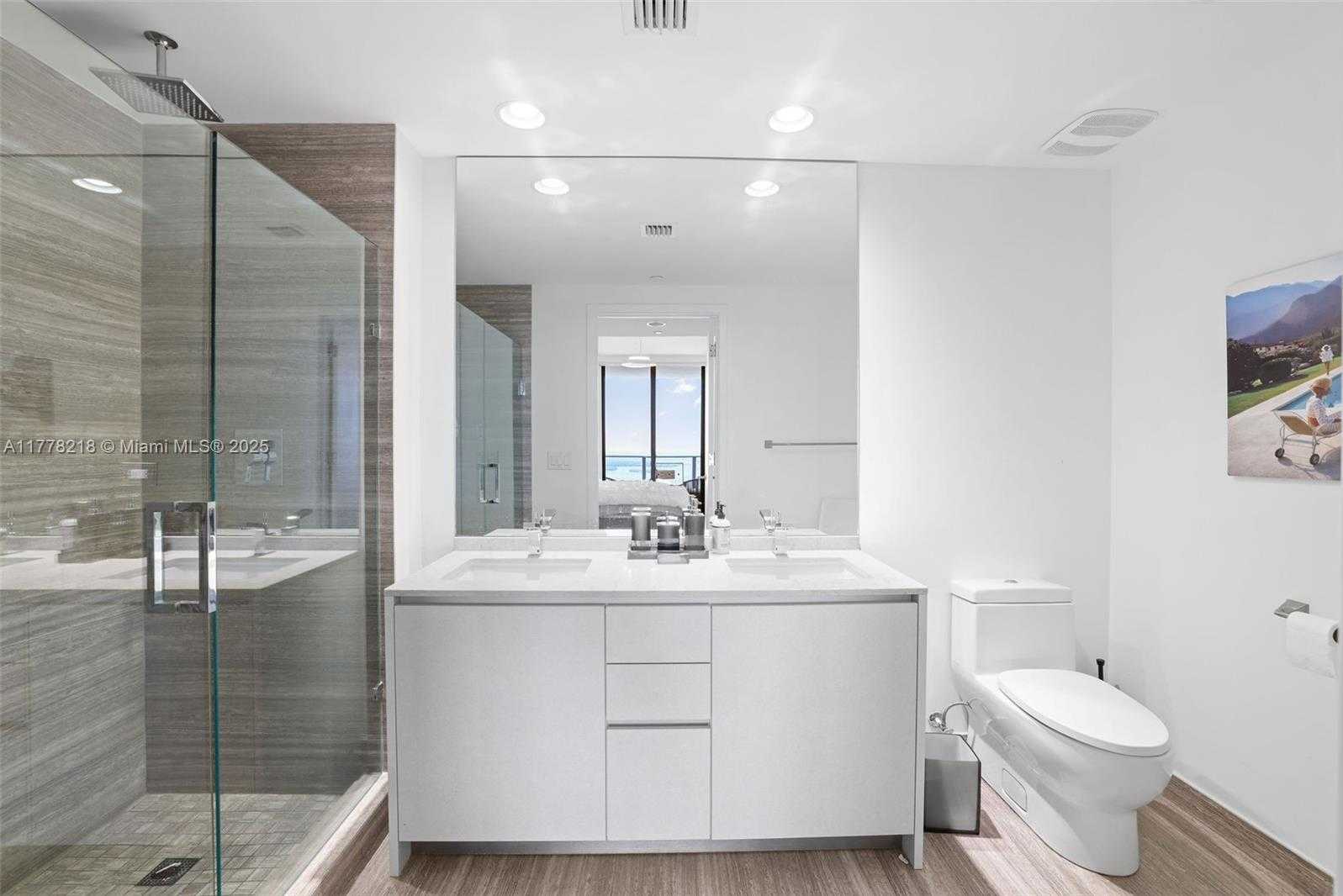 Small Image of 1010 BRICKELL AVE #4301, Miami Number 12