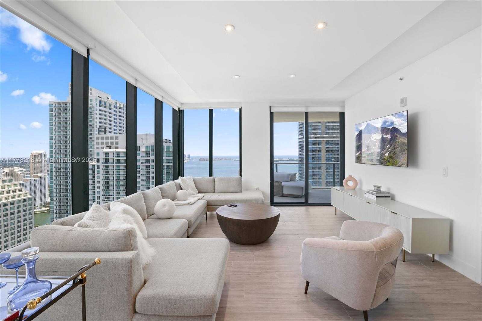 Small Image of 1010 BRICKELL AVE #4301, Miami Number 2