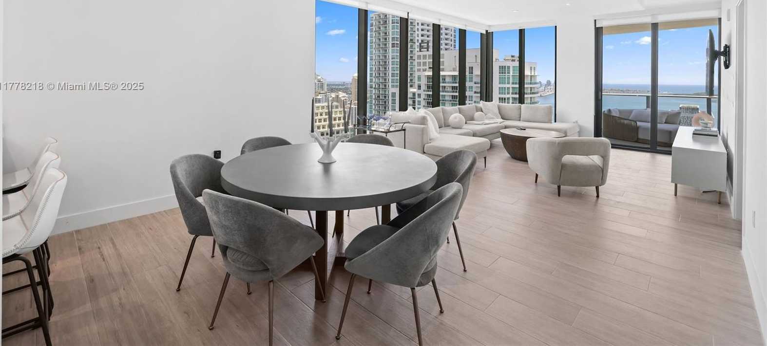 Small Image of 1010 BRICKELL AVE #4301, Miami Number 8