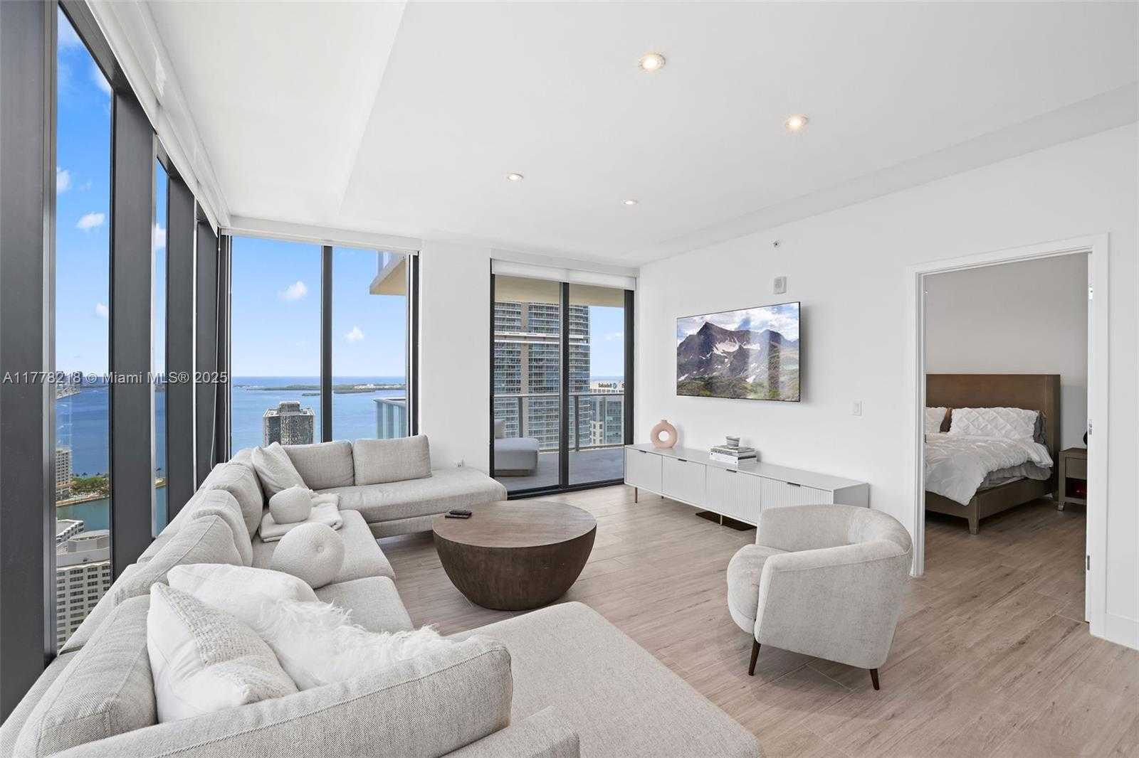 Small Image of 1010 BRICKELL AVE #4301, Miami Number 9
