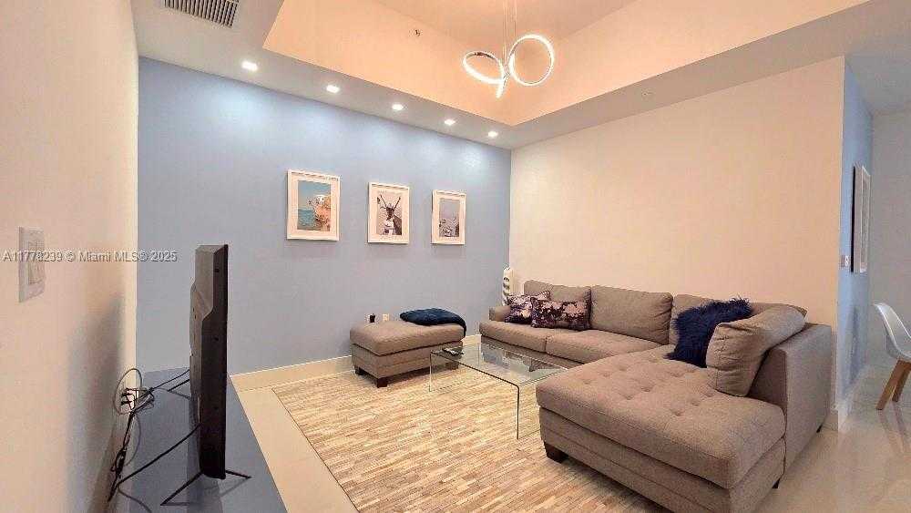 Small Image of 1010 BRICKELL AVE #4804, Miami Number 8