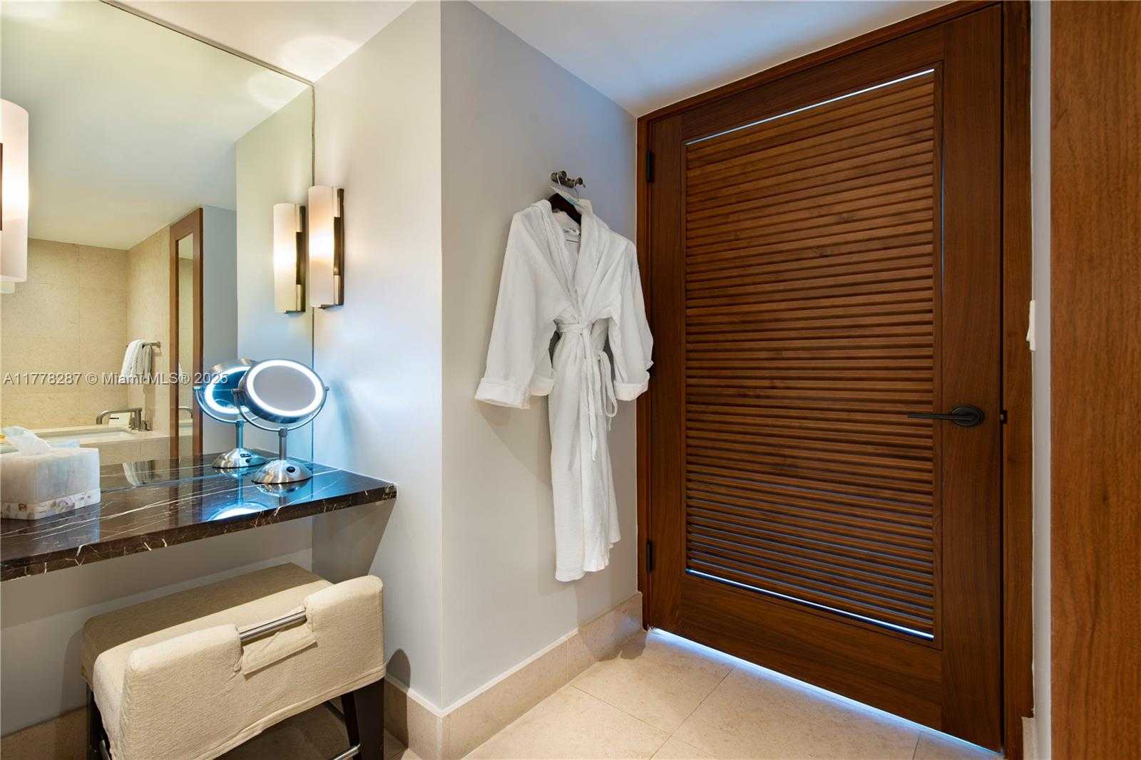 Small Image of 6801 COLLINS AVE #717, Miami Beach Number 12