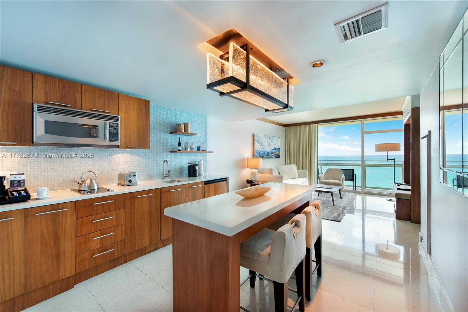 Small Image of 6801 COLLINS AVE #717, Miami Beach Number 2