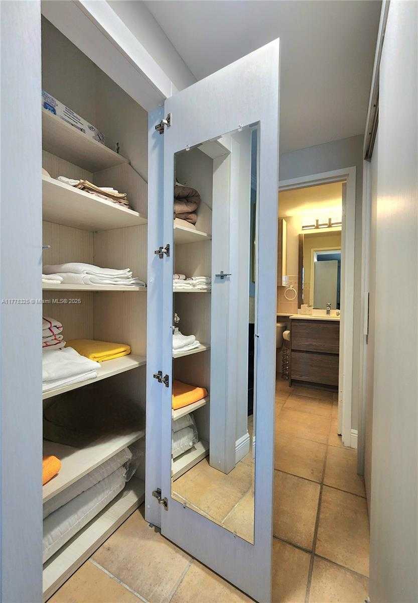 Small Image of 3505 SOUTH OCEAN DR #1107, Hollywood Number 12