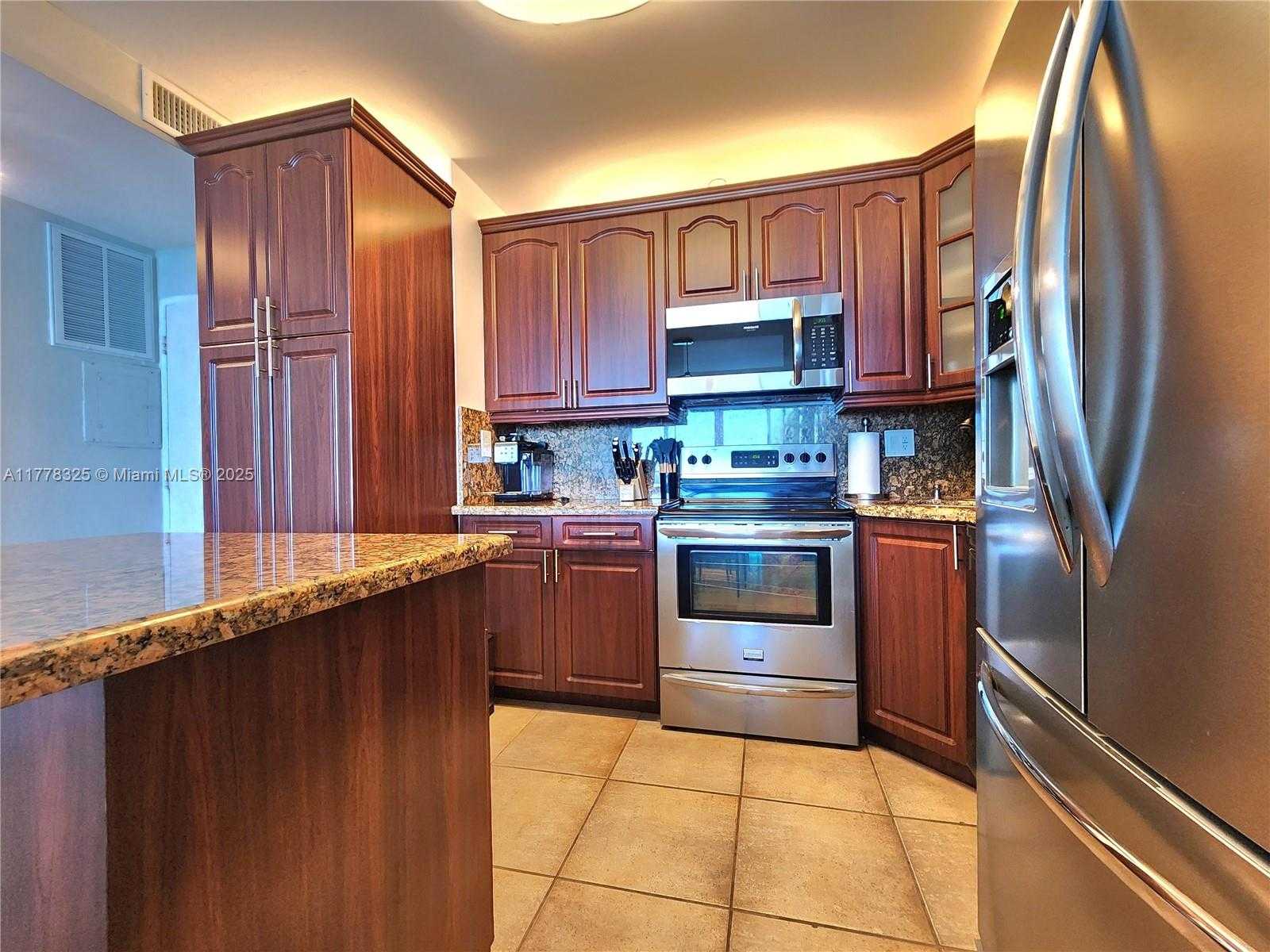 Small Image of 3505 SOUTH OCEAN DR #1107, Hollywood Number 6
