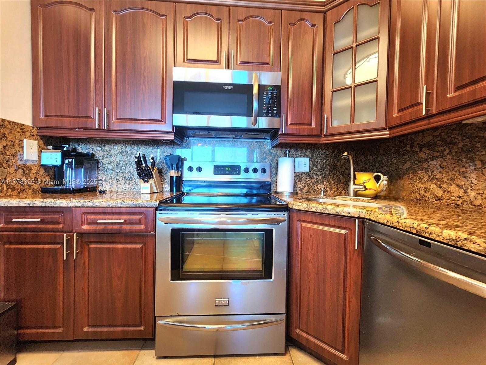 Small Image of 3505 SOUTH OCEAN DR #1107, Hollywood Number 7