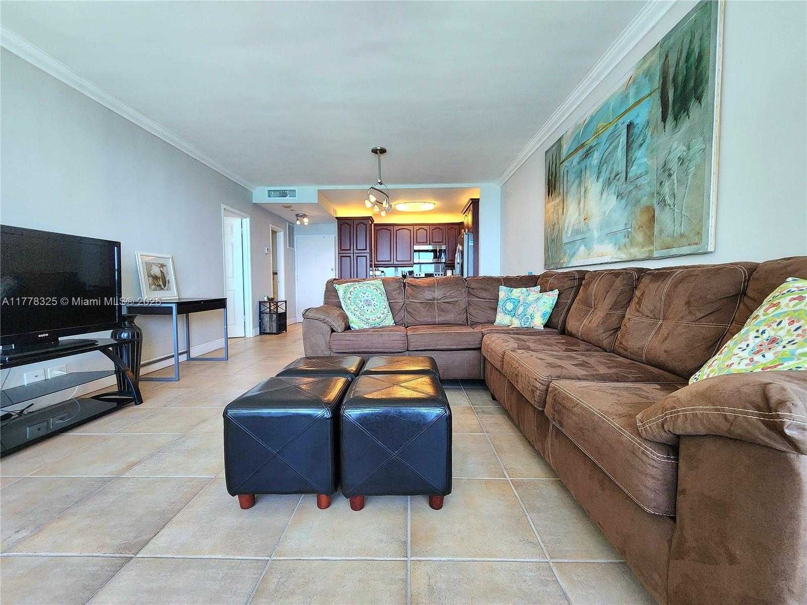 Small Image of 3505 SOUTH OCEAN DR #1107, Hollywood Number 9