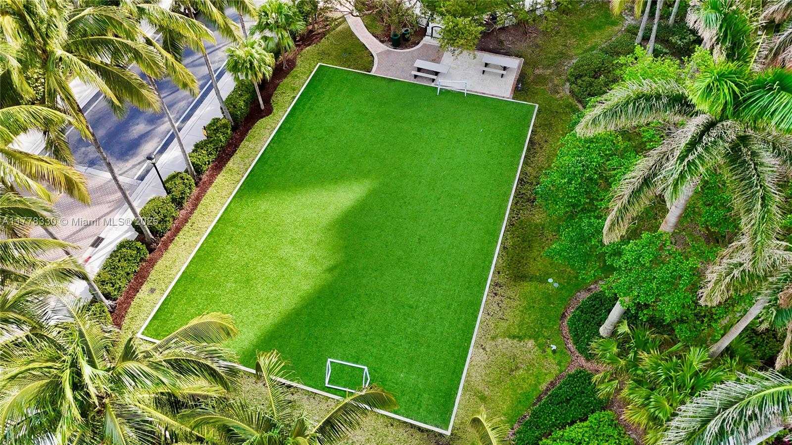 Small Image of 747 CRANDON BLVD #PH10, Key Biscayne Number 26