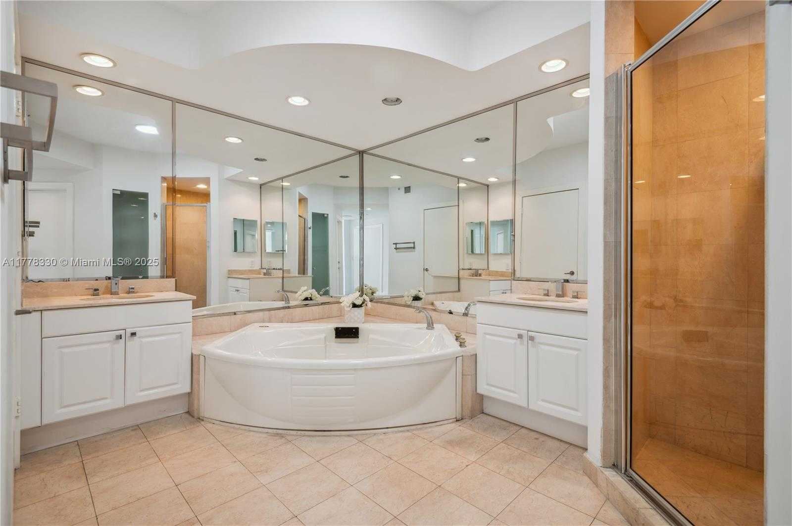 Small Image of 747 CRANDON BLVD #PH10, Key Biscayne Number 9