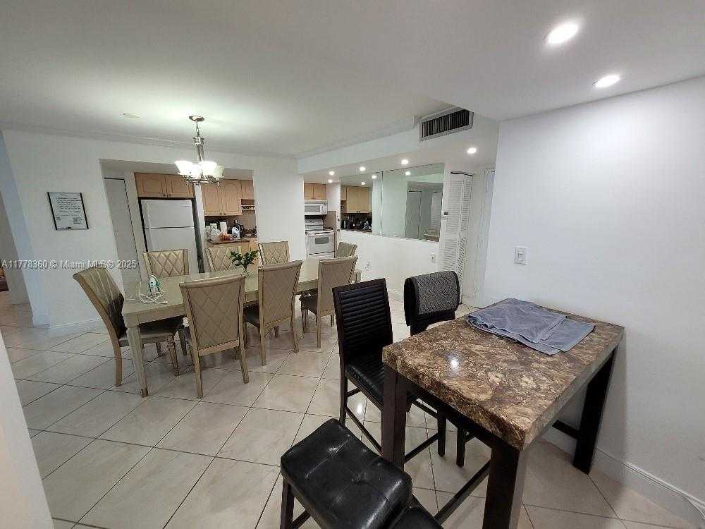 Small Image of 18081 BISCAYNE BLVD #1102, Aventura Number 22