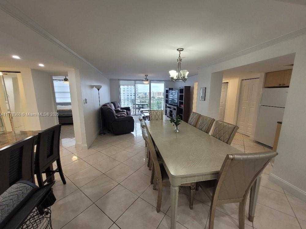 Small Image of 18081 BISCAYNE BLVD #1102, Aventura Number 4