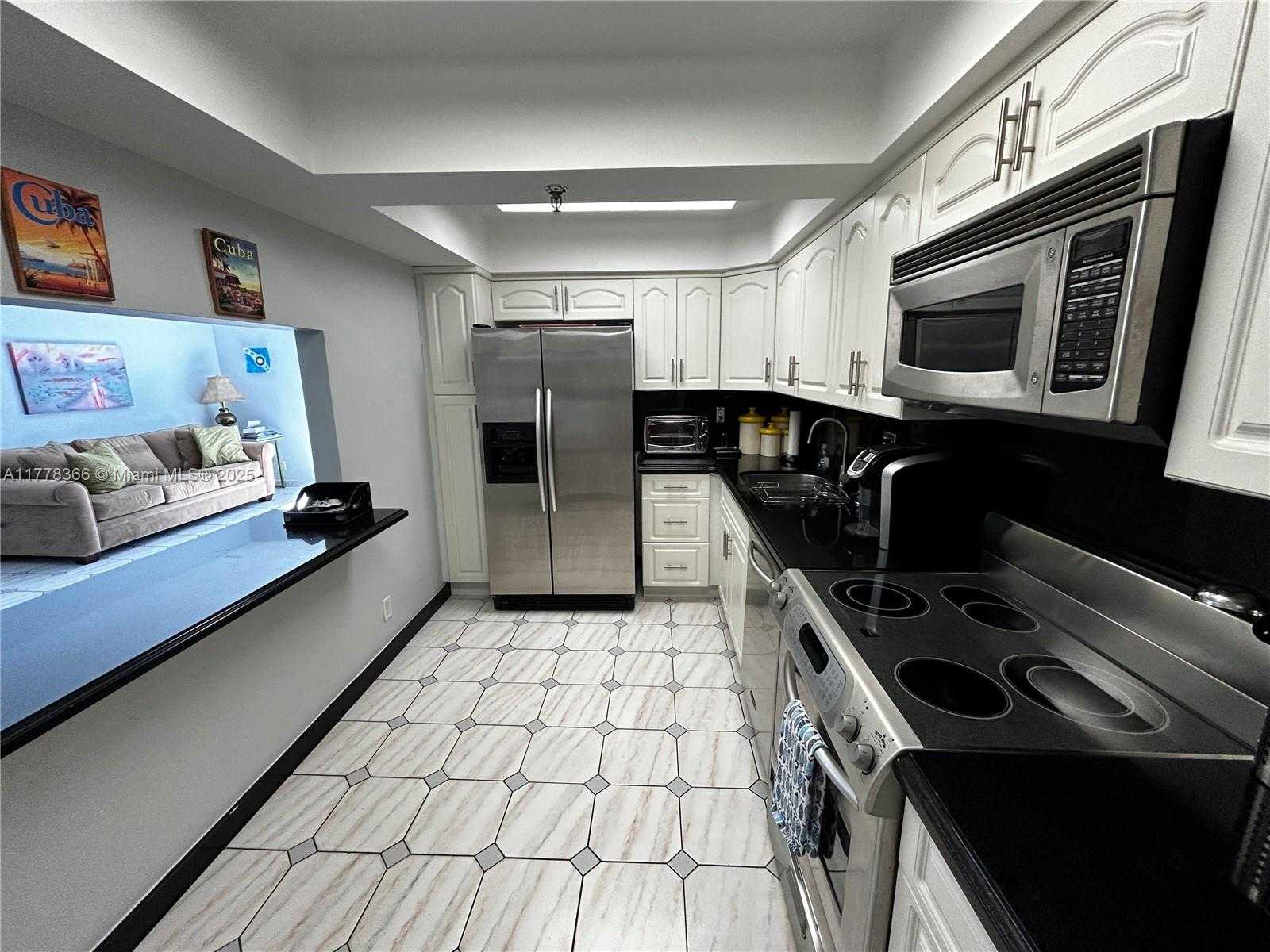 Small Image of 2401 COLLINS AVE #1403, Miami Beach Number 12