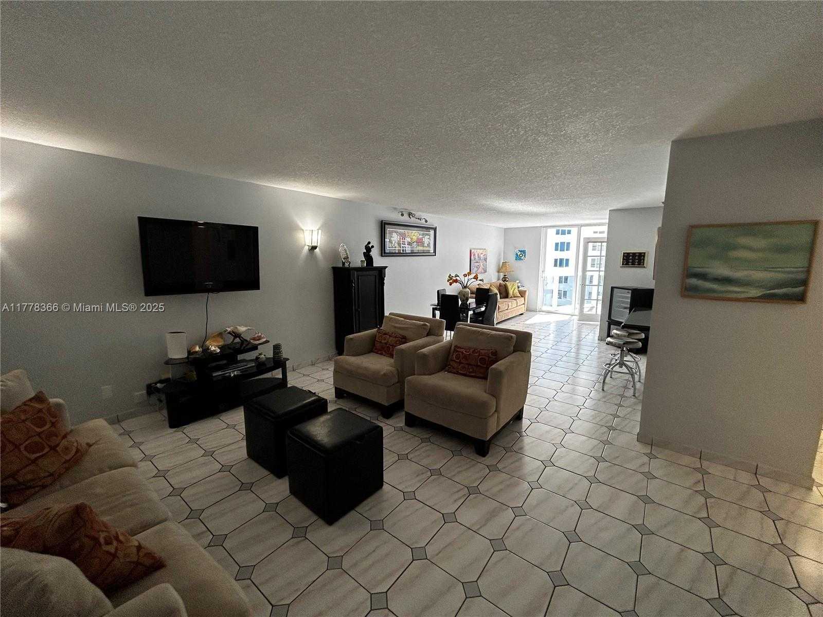 Small Image of 2401 COLLINS AVE #1403, Miami Beach Number 14