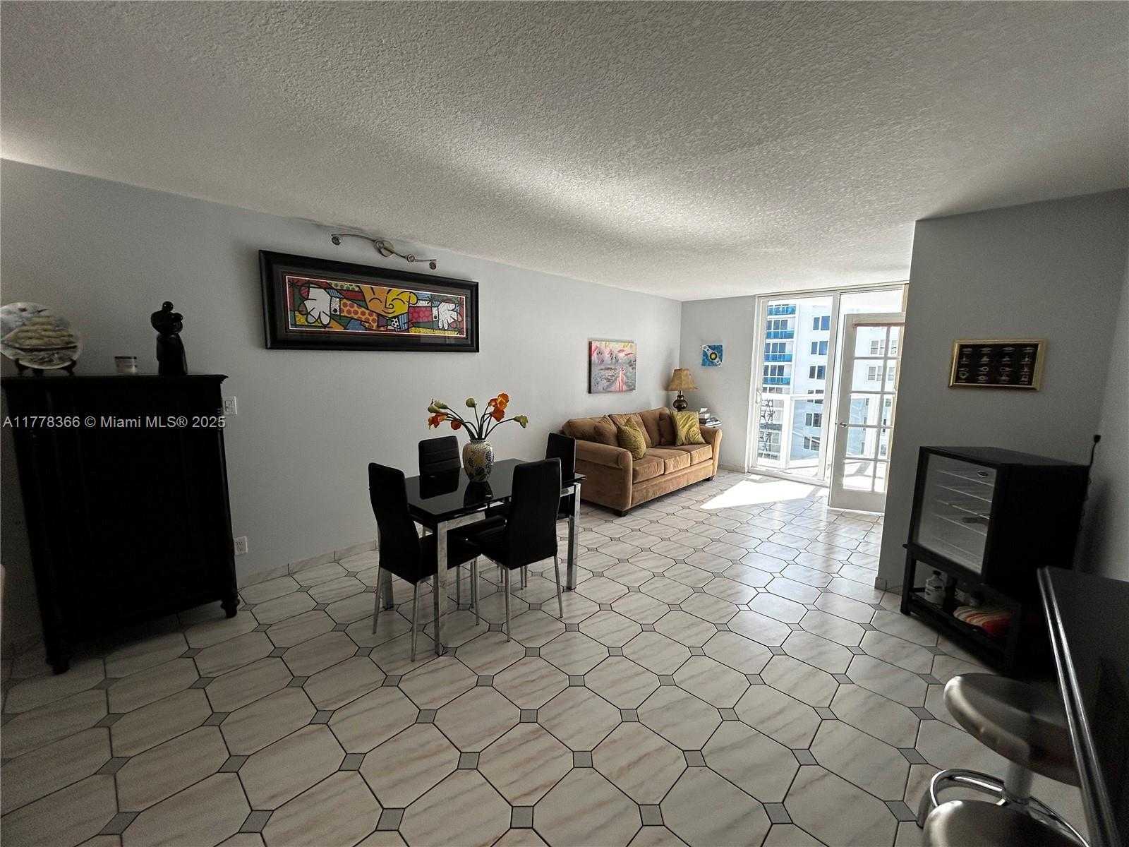 Small Image of 2401 COLLINS AVE #1403, Miami Beach Number 15