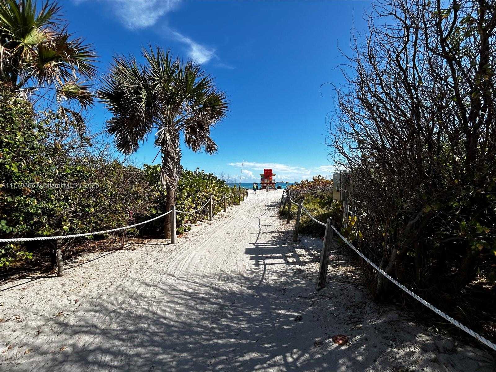 Small Image of 2401 COLLINS AVE #1403, Miami Beach Number 18