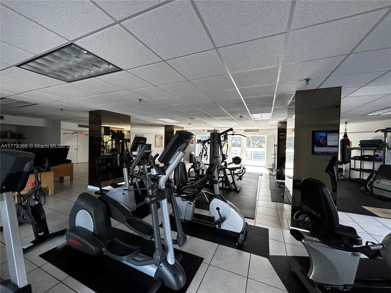 Small Image of 2401 COLLINS AVE #1403, Miami Beach Number 26