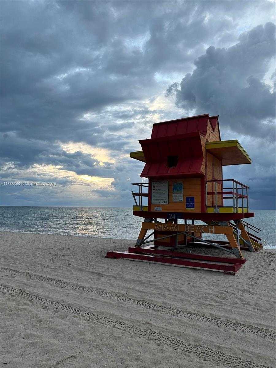 Small Image of 2401 COLLINS AVE #1403, Miami Beach Number 35