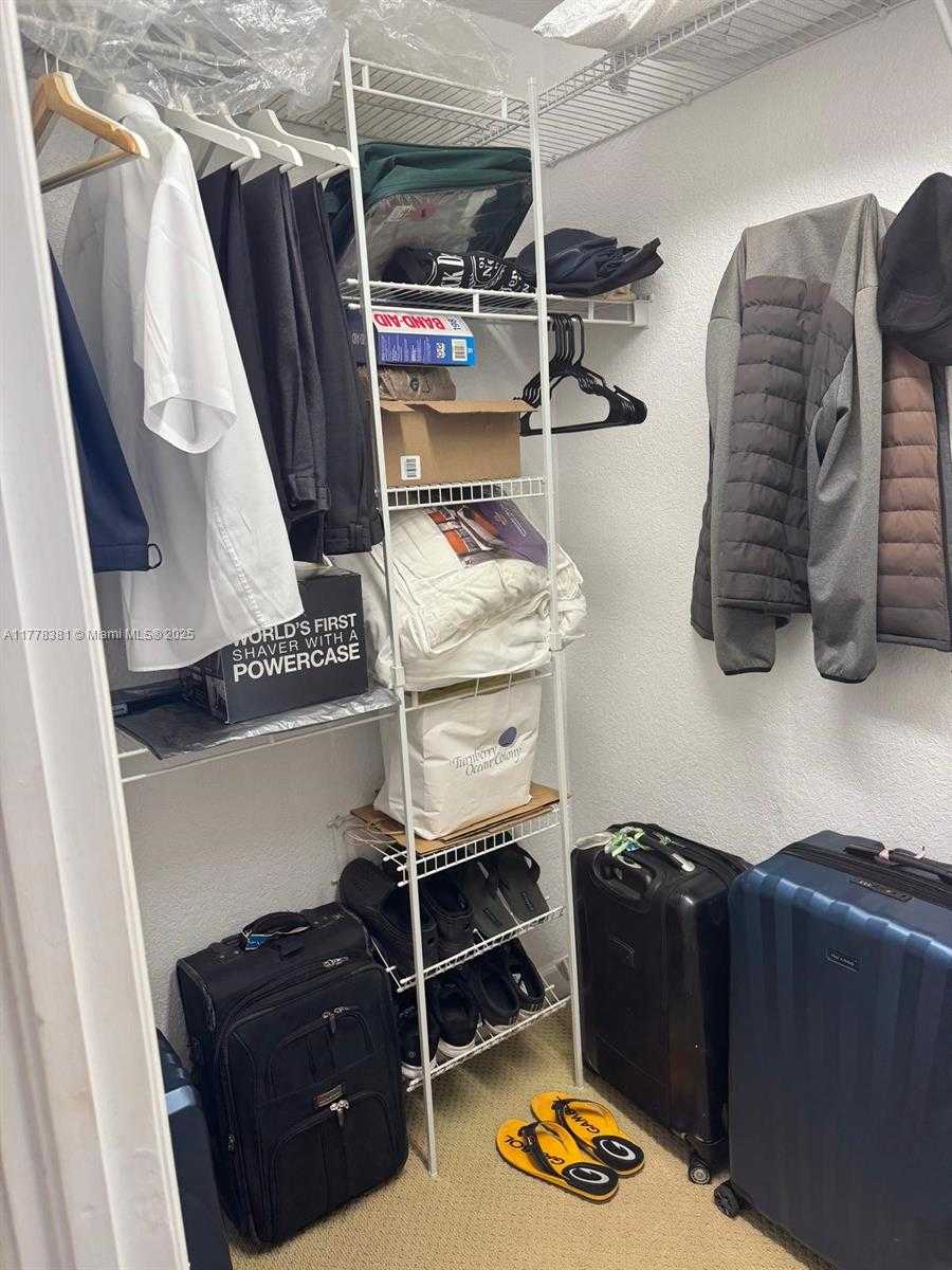 Imagen de Pequeño Objeto