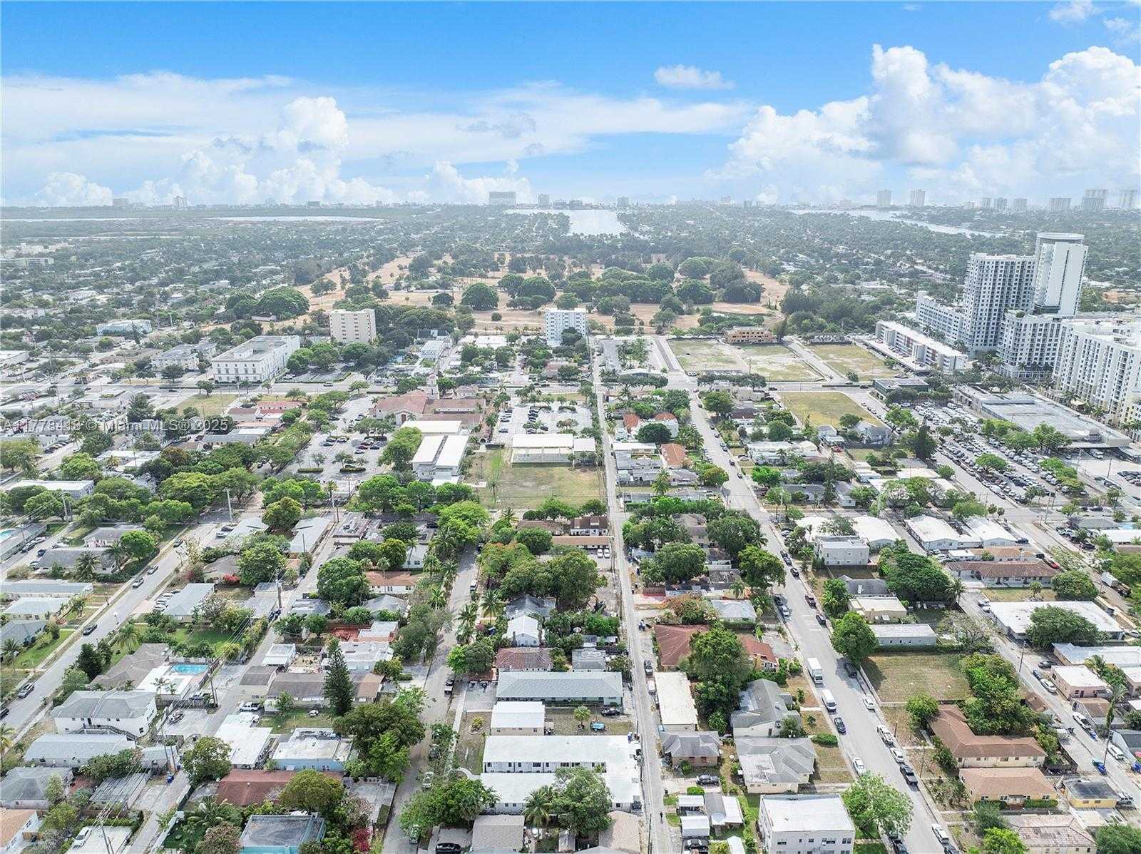 Small Image of 1946 PIERCE ST #6, Hollywood Number 15