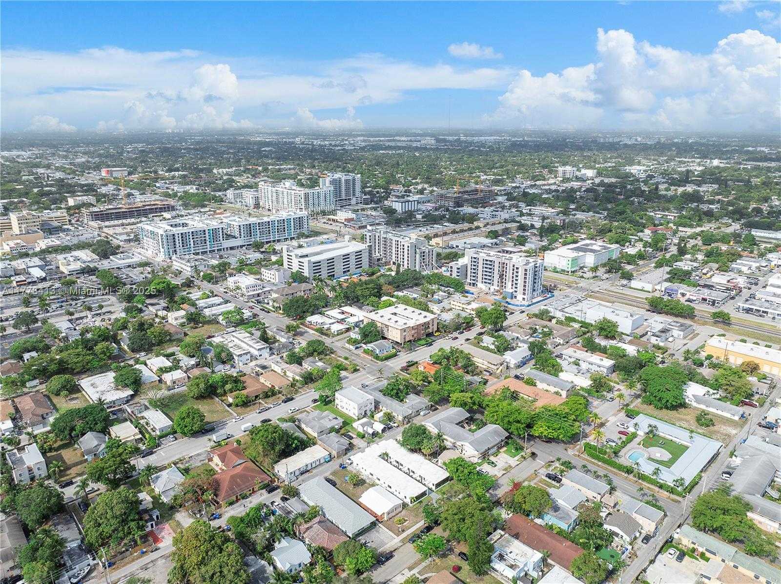 Small Image of 1946 PIERCE ST #6, Hollywood Number 17