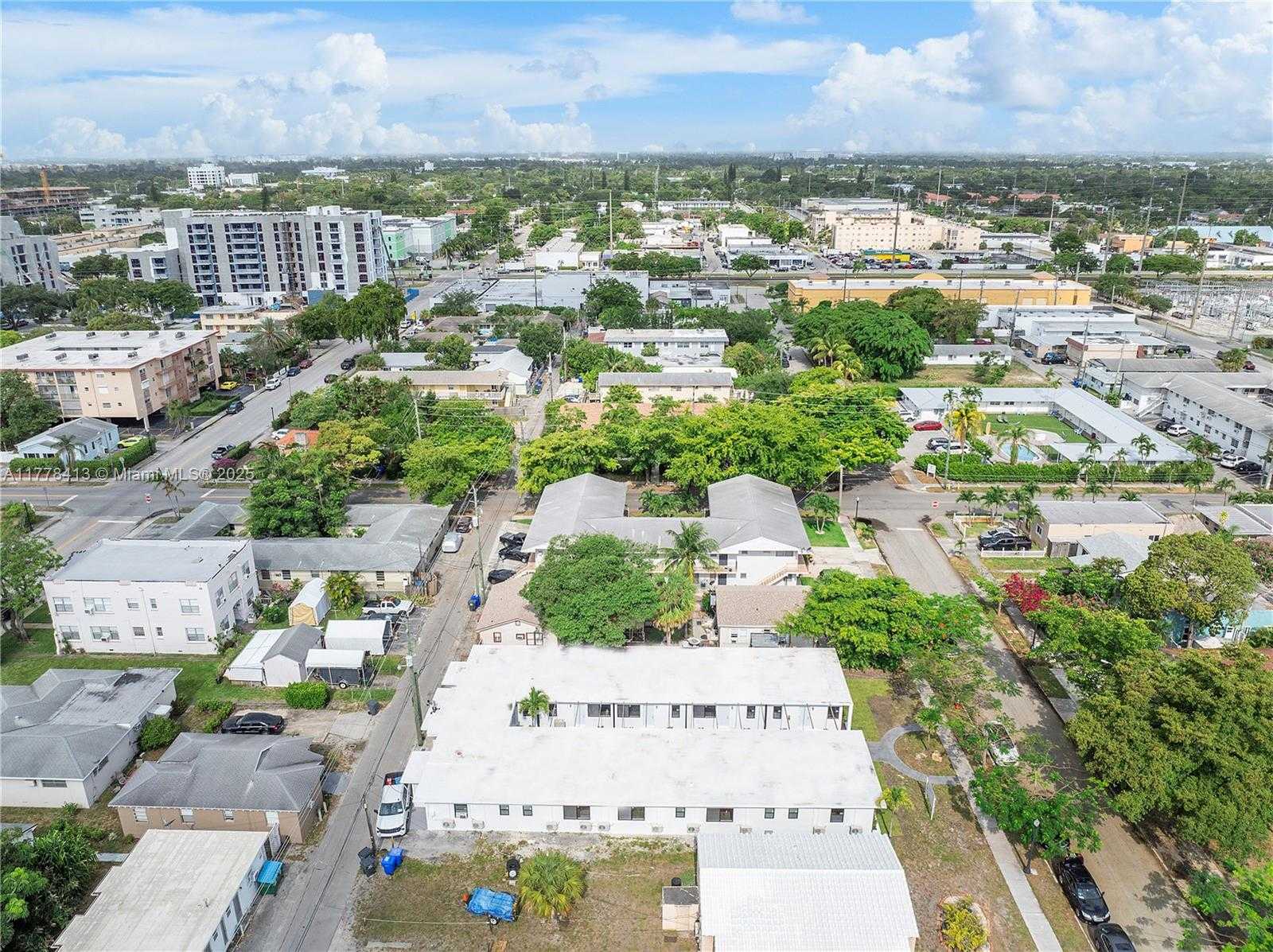 Small Image of 1946 PIERCE ST #6, Hollywood Number 19