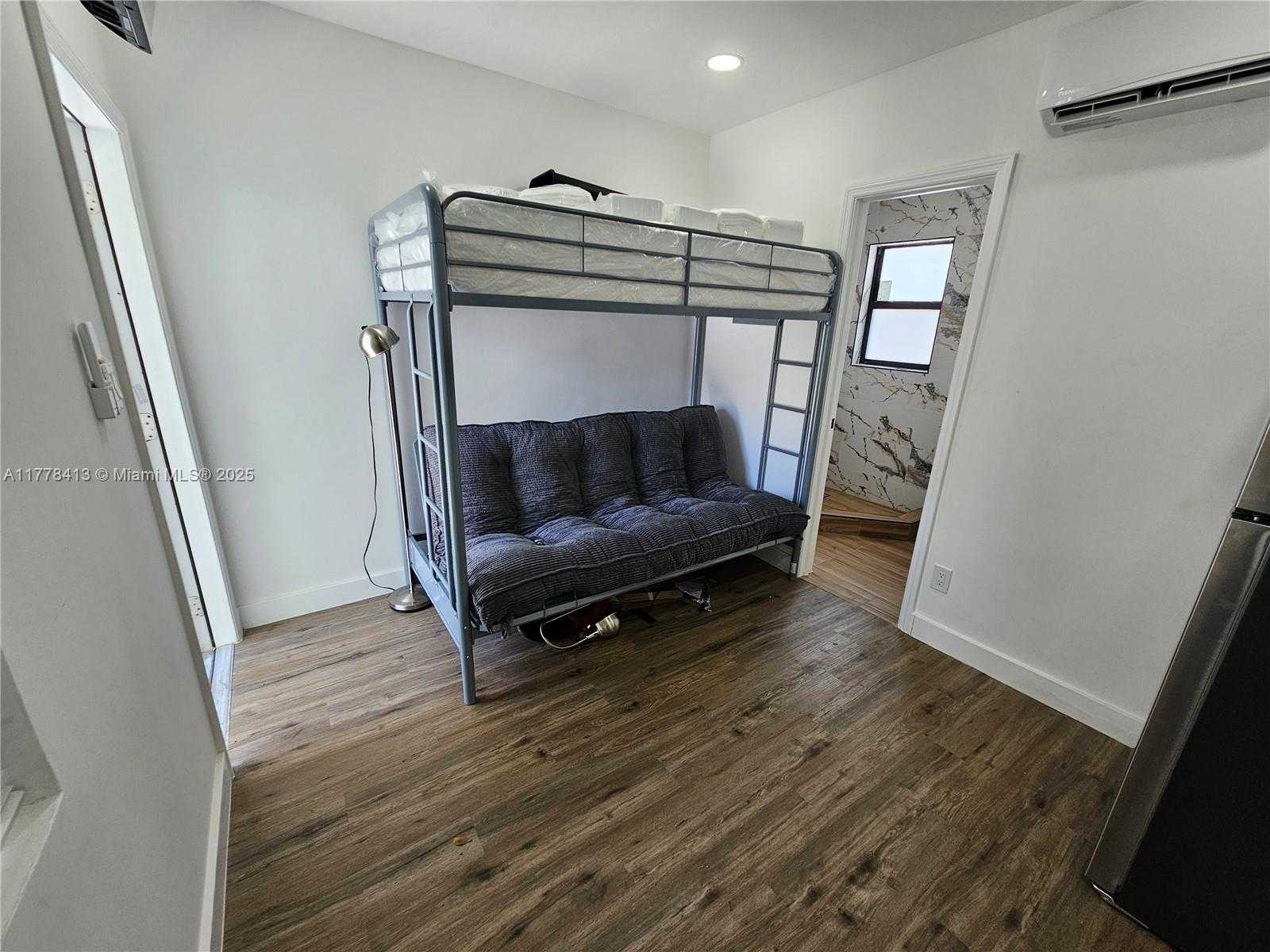 Small Image of 1946 PIERCE ST #6, Hollywood Number 20